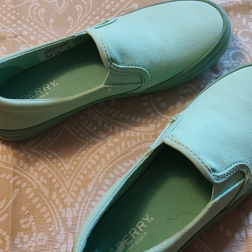 Women's Sperry slip on shoes size 6.5